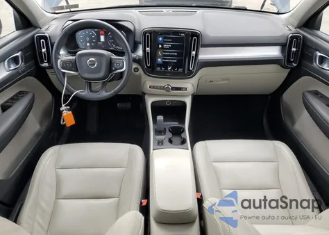 2021 Volvo Xc40 T5 Momentum z USA, uszkodzony, nr VIN YV4162UK3M2421566